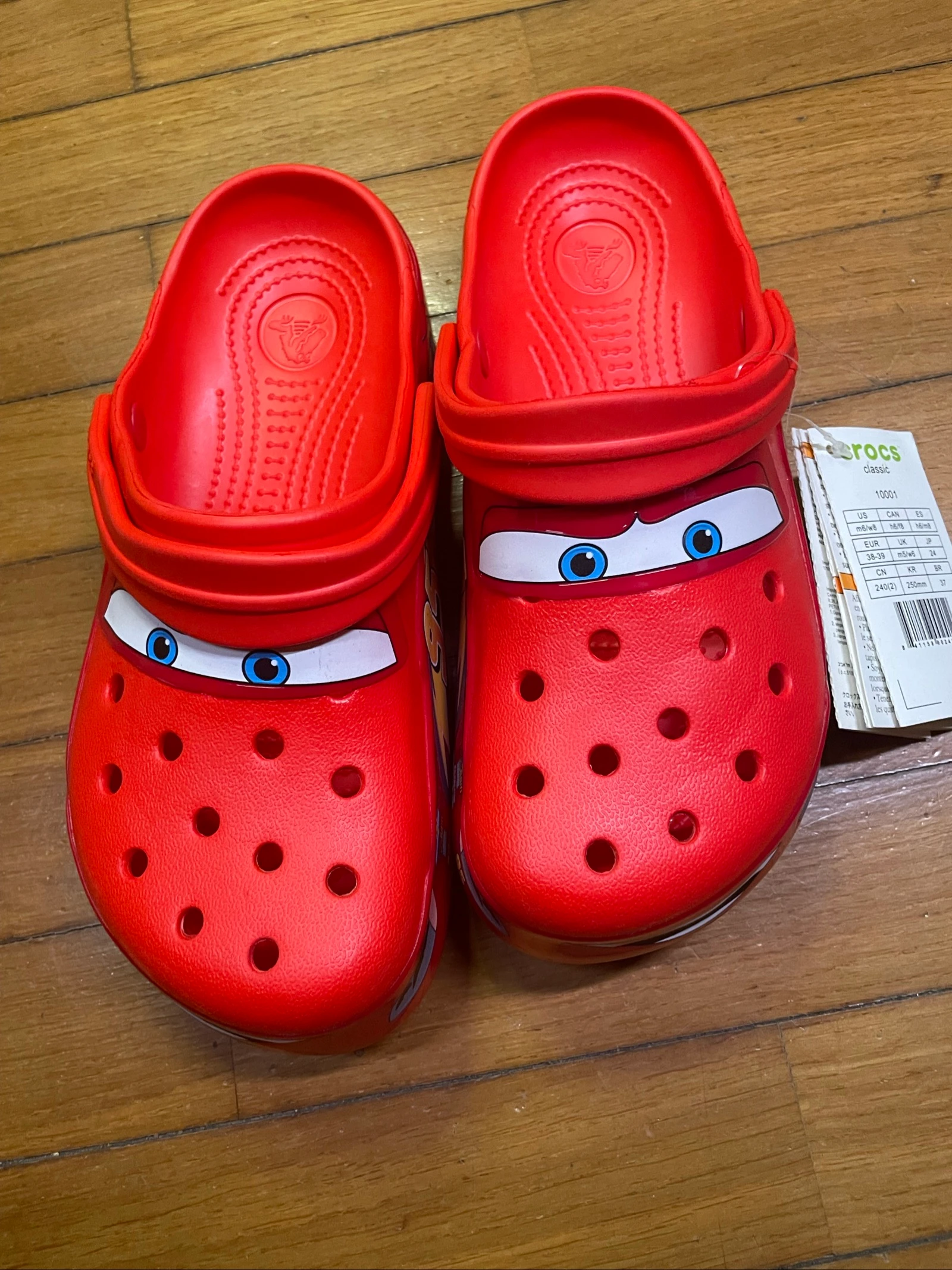 Crocs Sparkle McQueen - Size 38 European – photo 11